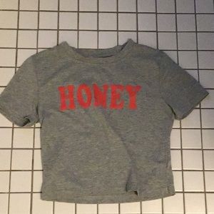 Slim fit Honey graphic crop tee